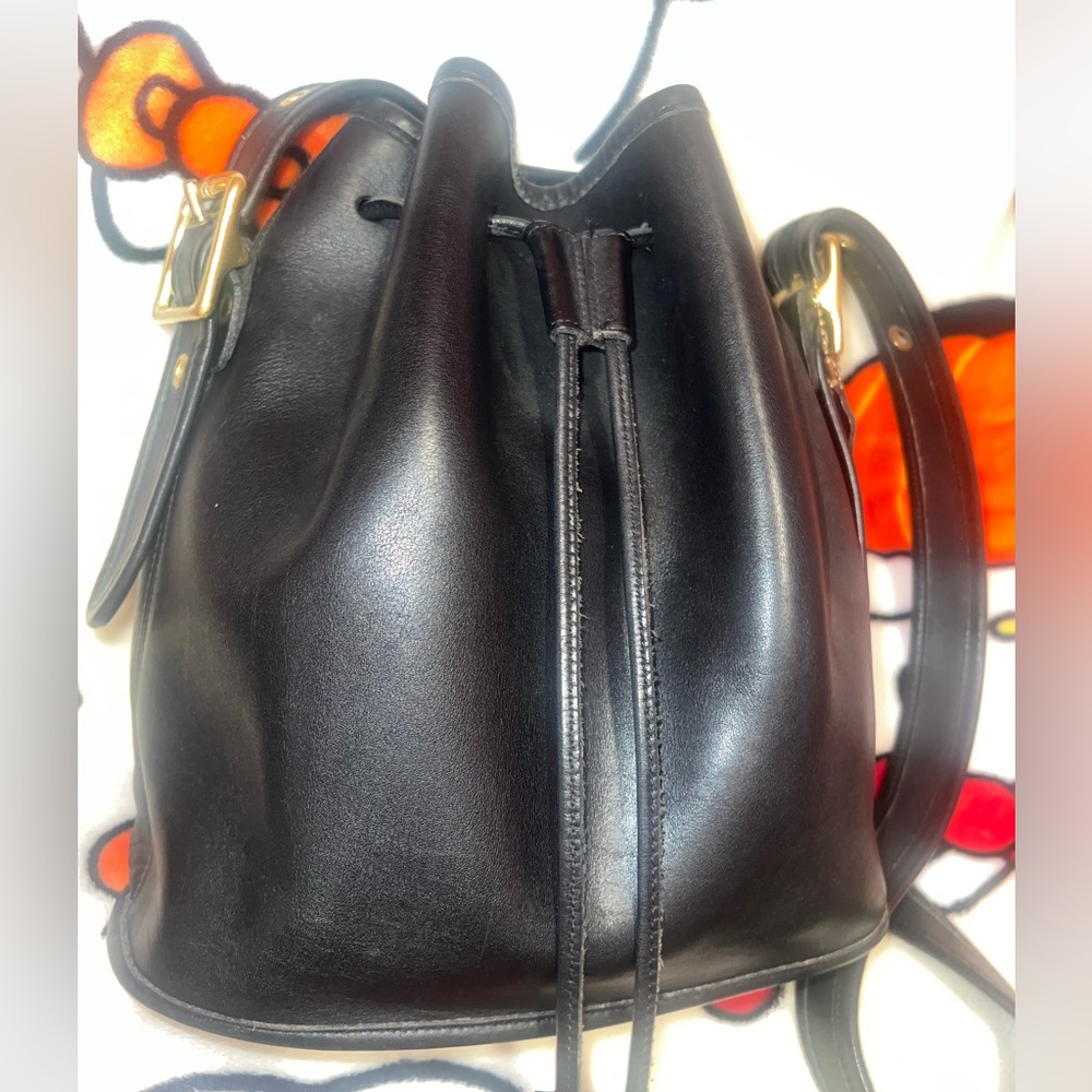 Vintage COACH Black #9952 Lula's Legacy
Leather Bag Brass Hardware